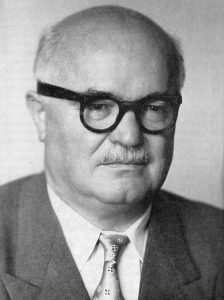 Schwarz-weiß Portrait des Brillenträgers